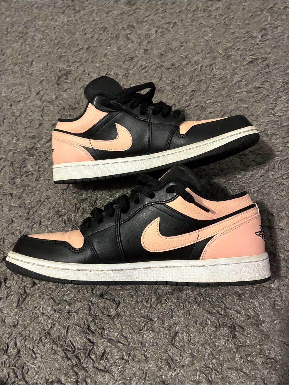 Jordan 1 low crimson tint - Picture 2 of 8